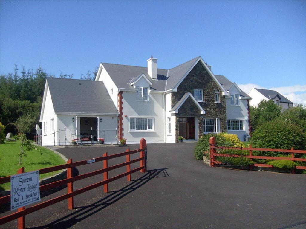 Sneem River Lodge Bed & Breakfast المظهر الخارجي الصورة